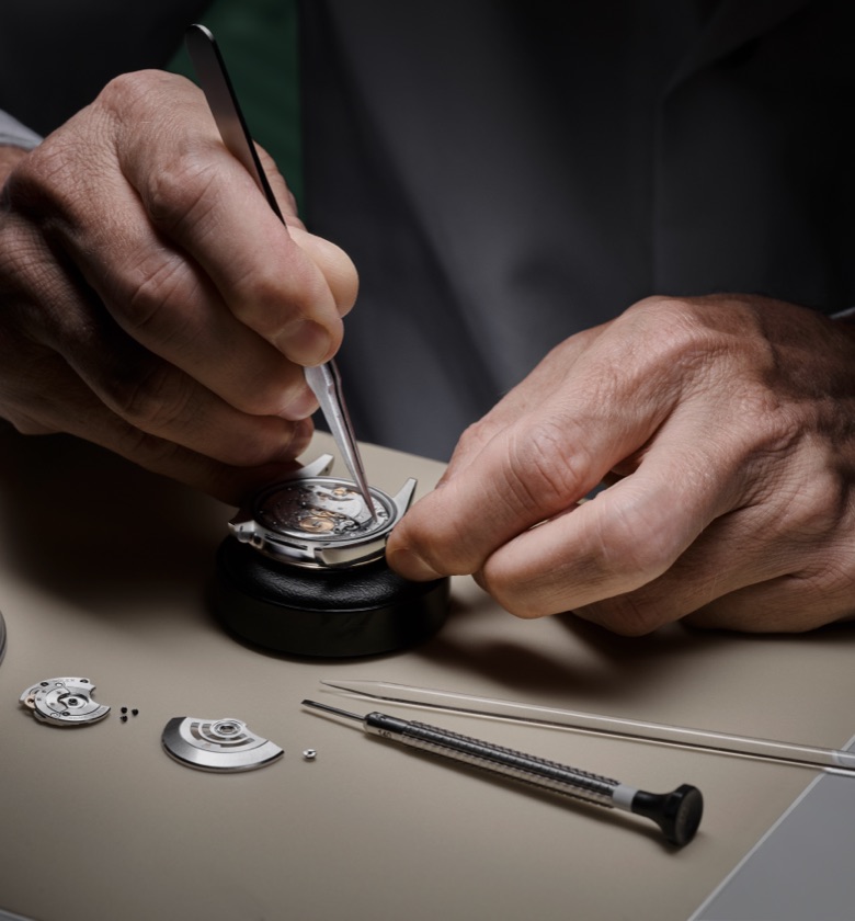 la procedura della revisione completa Rolex - Gioielleria Giuseppe Ciletti