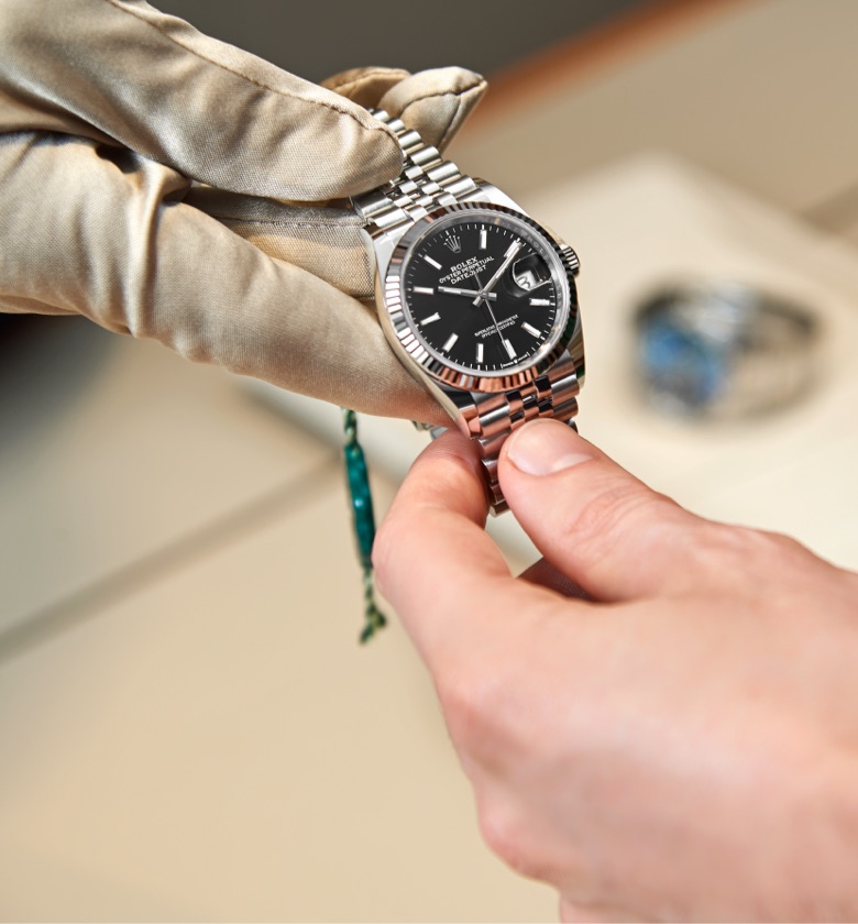 la procedura della revisione completa Rolex - Gioielleria Giuseppe Ciletti
