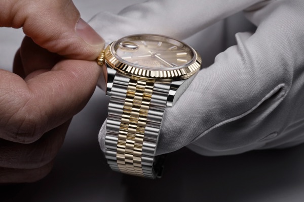 Manutenzione Rolex presso Gioielleria Giuseppe Ciletti - rivenditore autorizzato Rolex a Foggia